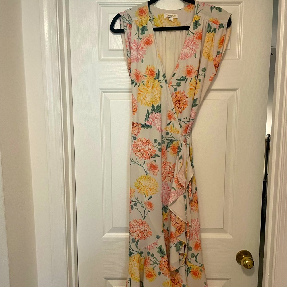 Yumi Kim Santorini Feminine Floral Wrap Dress - Picture 4 of 9